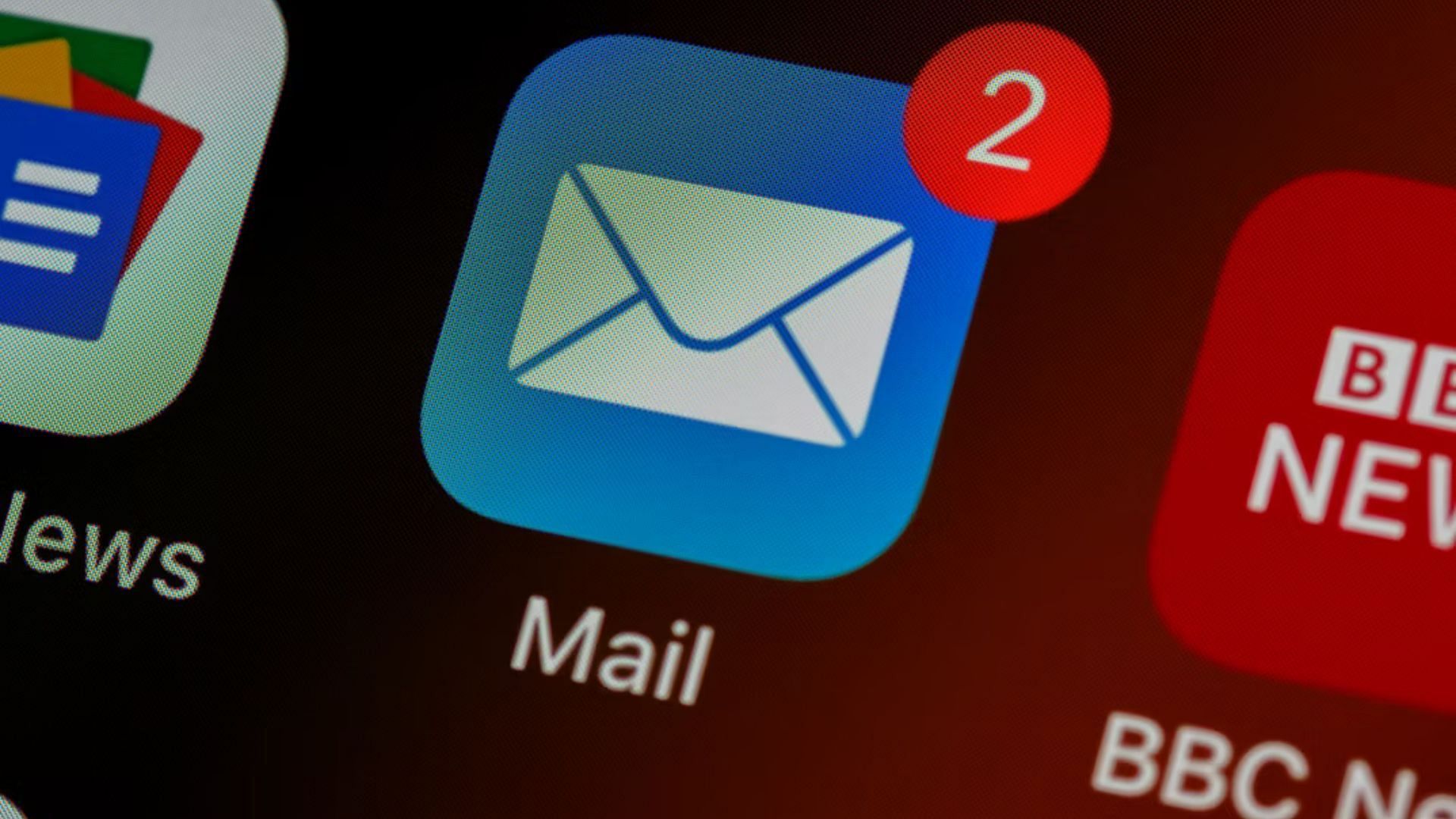 Riley received a scam email (Image via Unsplash/@Brett Jordan)